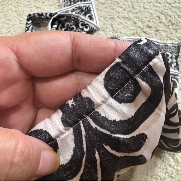 NWT White House Black Market Black and Cream Halter Top Size Small - Picture 5 of 15